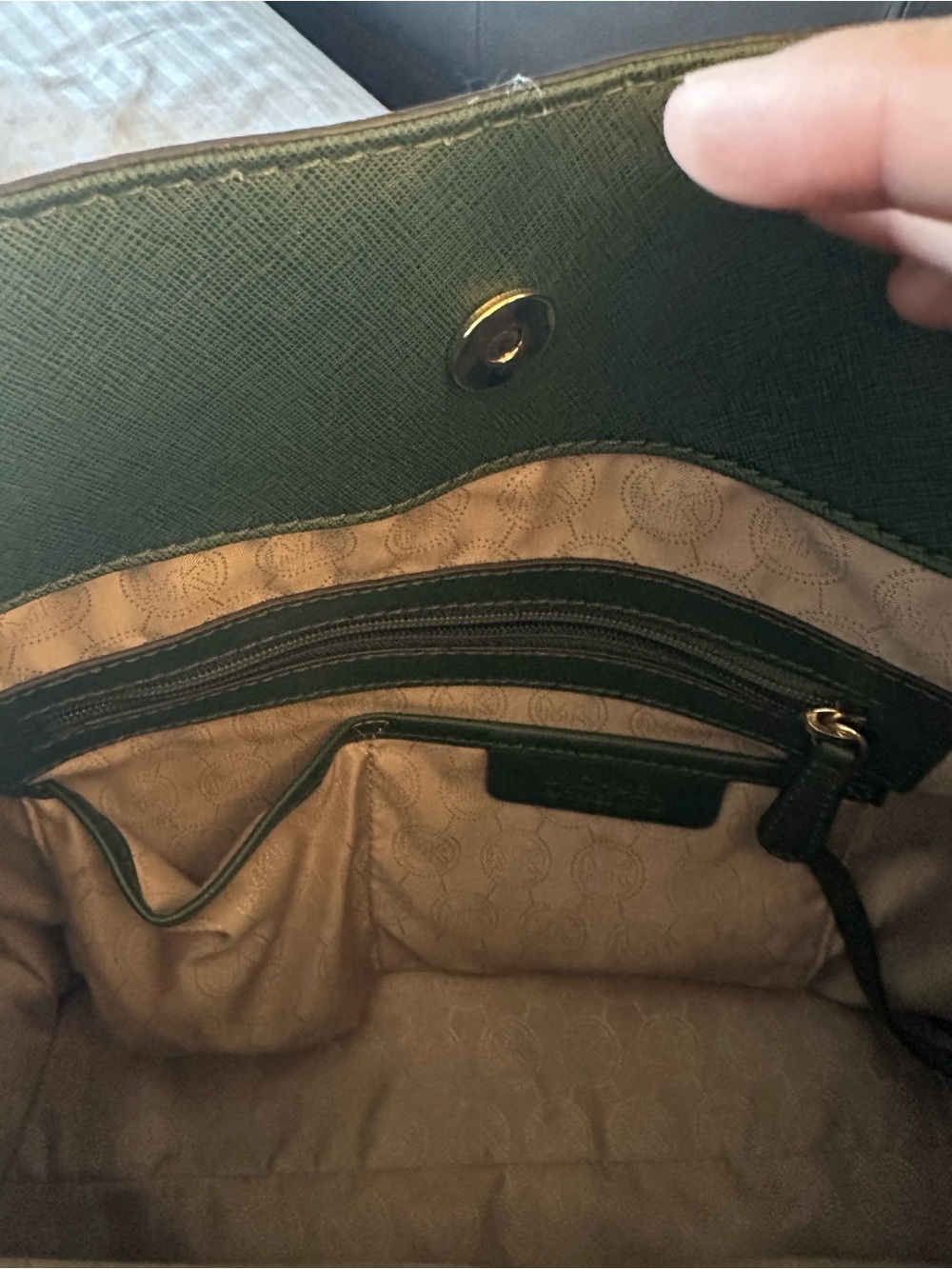 Michael Kors Emerald Green Saffiano Tote with Gold Hardware - Picture 7 of 9